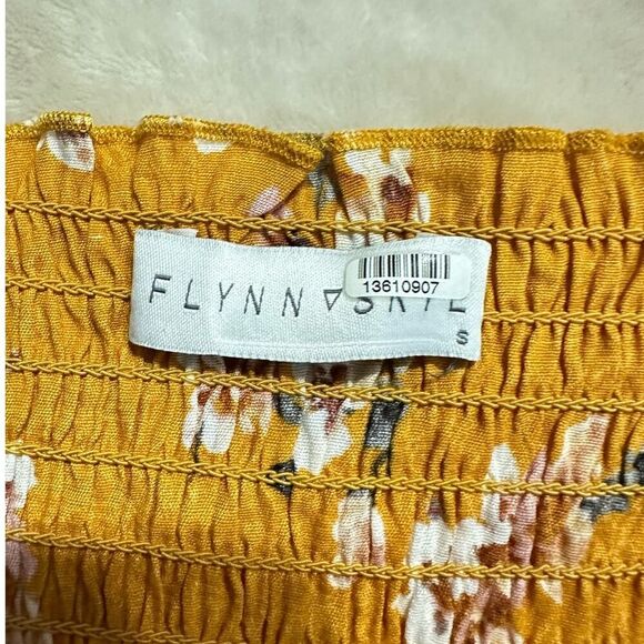 Flynn Skye Justine Romper Women's Small Orange Floral Puff Sleeve Smocked RTR - Picture 6 of 11